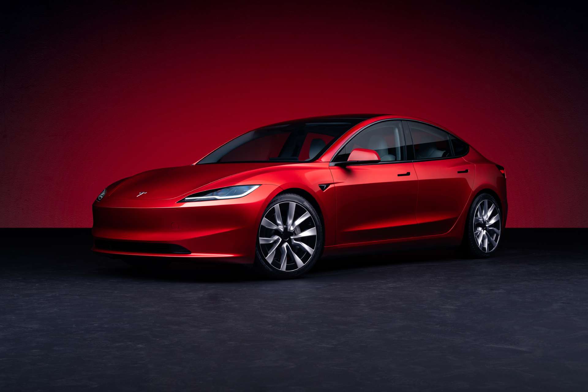 Tesla Model 3 i rött